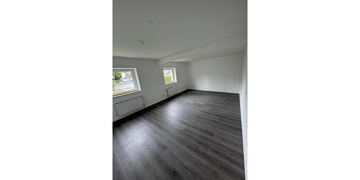 Erdgeschoßwohnung Duisburg Hochheide - 2.5 Zimmer, 80 m&sup2;, 880&euro; | Angebot:25894572