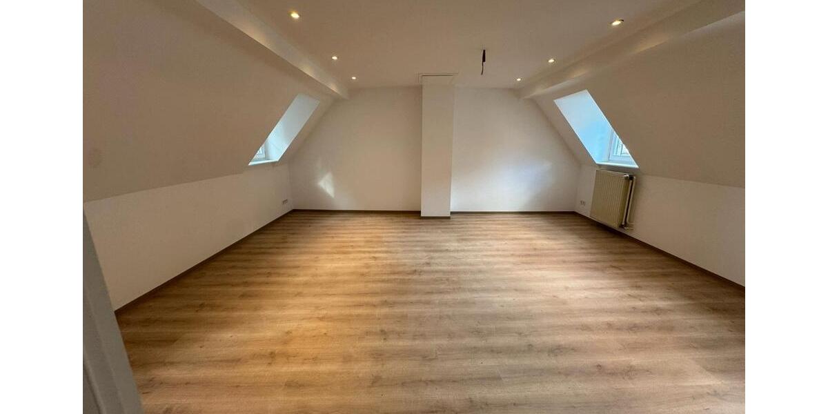 Dachgeschoßwohnung Kalkar - 3 Zimmer, 61 m&sup2;, 675&euro; | Angebot:25920071
