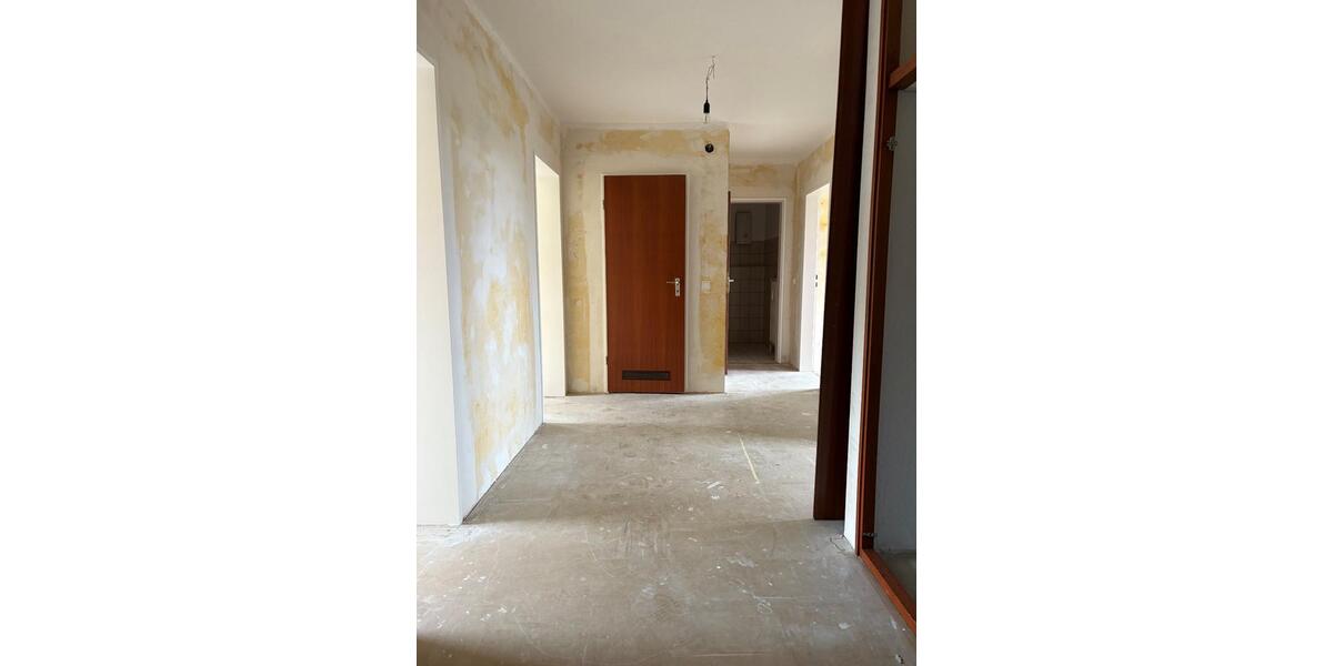 Dachgeschoßwohnung Duisburg Mittelmeiderich - 3 Zimmer, 70 m&sup2;, 611&euro; | Angebot:25366768