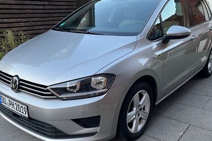 VW Golf Sportsvan 146.835 km 8.200 &euro; Düsseldorf 40219