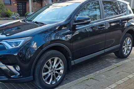 Toyota RAV 4 136.500 km 18.000 &euro; Oberhausen 46149