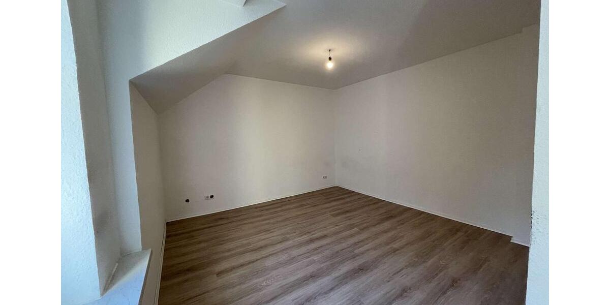 Dachgeschoßwohnung Duisburg Mittelmeiderich - 2 Zimmer, 61 m&sup2;, 453&euro; | Angebot:25545639