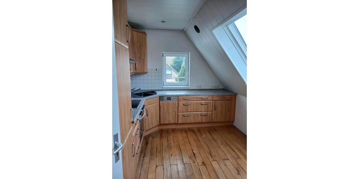 Dachgeschoßwohnung Dinslaken - 3 Zimmer, 77 m&sup2;, 800&euro; | Angebot:25976755