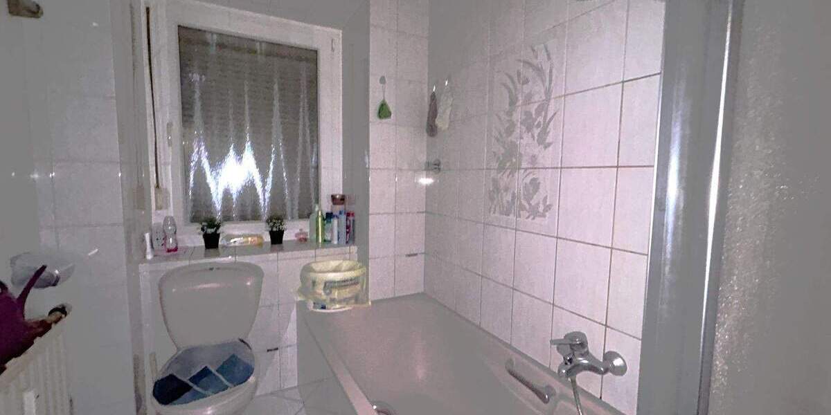 Etagenwohnung Duisburg Untermeiderich - 3 Zimmer, 82 m&sup2;, 114.000&euro; | Angebot:25865311