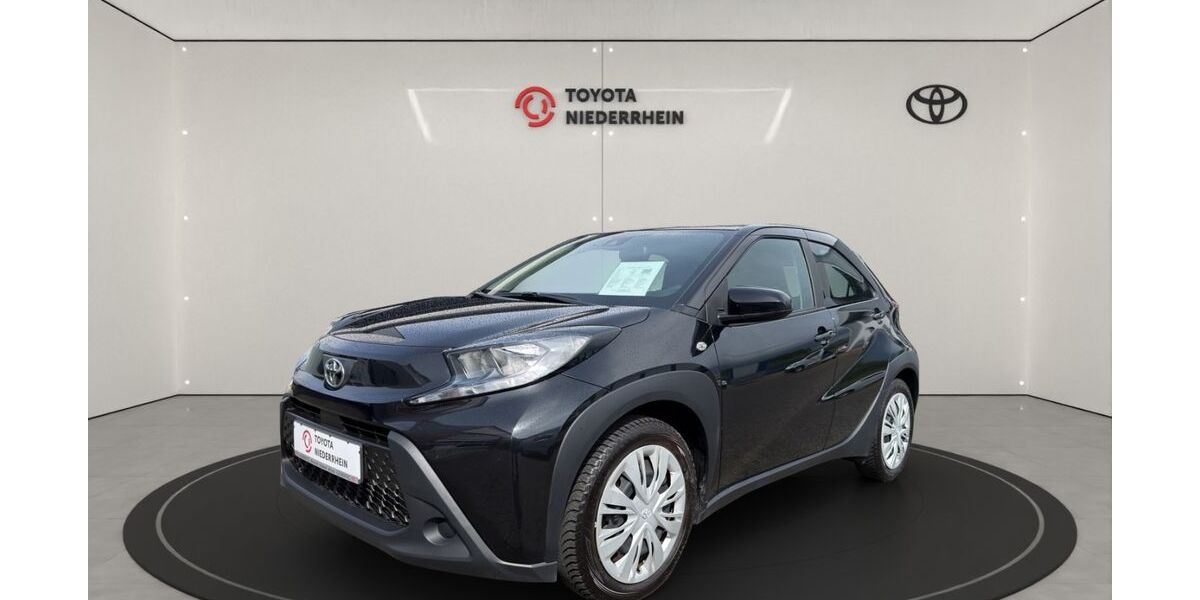 Toyota Aygo (X) 26.088 km 13.222 &euro; Bocholt 46395