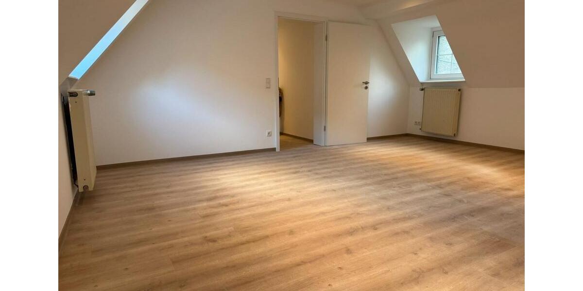 Dachgeschoßwohnung Kalkar - 3 Zimmer, 61 m&sup2;, 675&euro; | Angebot:25920071