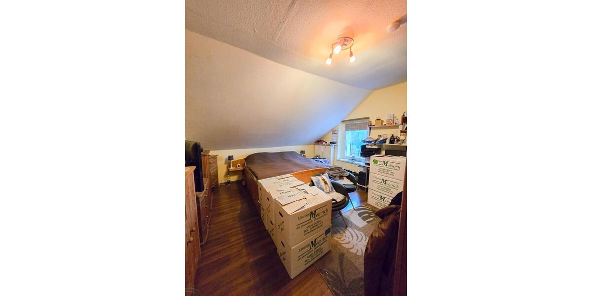 Dachgeschoßwohnung Oberhausen Alt-Oberhausen - 3.5 Zimmer, 82 m&sup2;, 520&euro; | Angebot:25754018