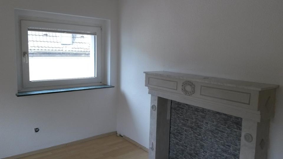 Dachgeschoßwohnung Duisburg Mittelmeiderich - 3 Zimmer, 88 m&sup2;, 650&euro; | Angebot:26638413