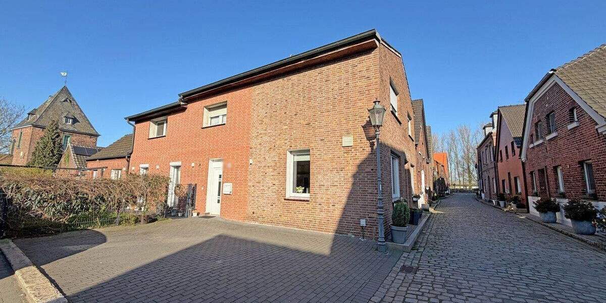 Einfamilienhaus Hünxe Krudenburg - 8 Zimmer, 246 m&sup2;, 550.000&euro; | Angebot:25684454