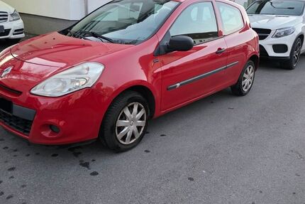 Renault Clio 148.000 km 3.300 &euro; Duisburg 47055