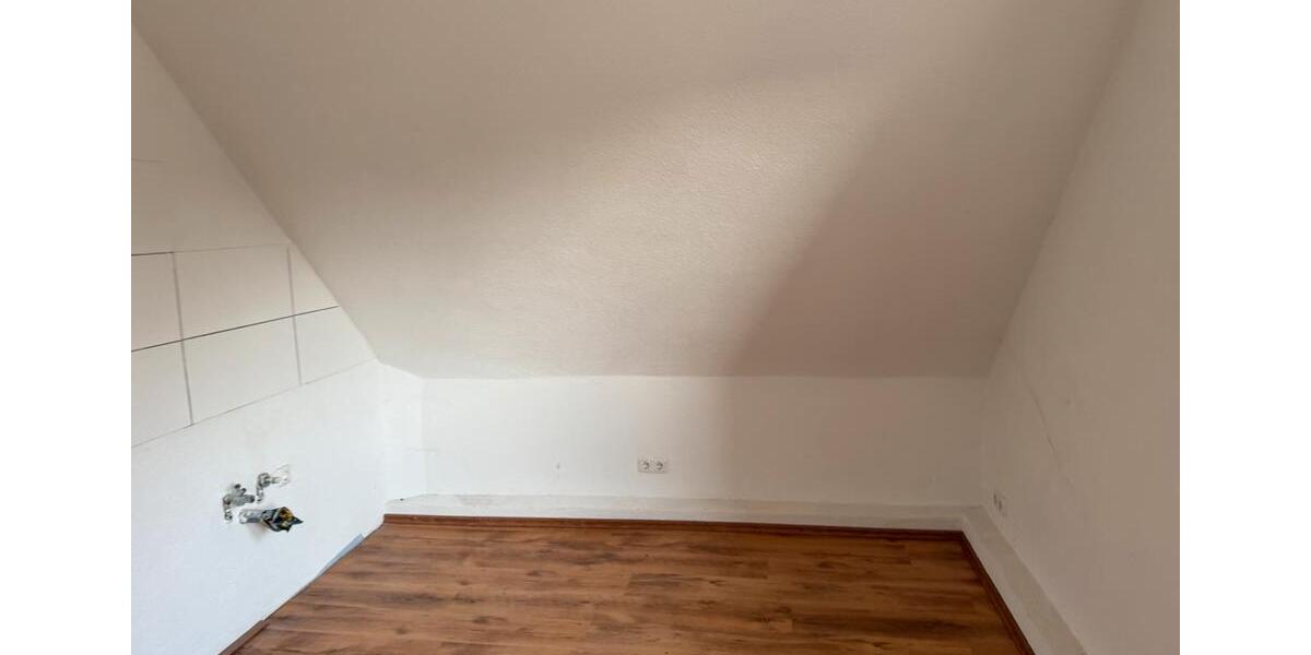 Dachgeschoßwohnung Duisburg Rheinhausen - 2 Zimmer, 55 m&sup2;, 725&euro; | Angebot:25979621