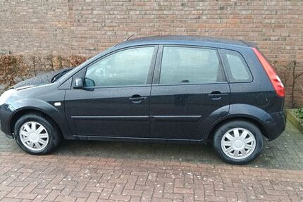 Ford Fiesta 76.666 km 3.200 &euro; Geldern 47608