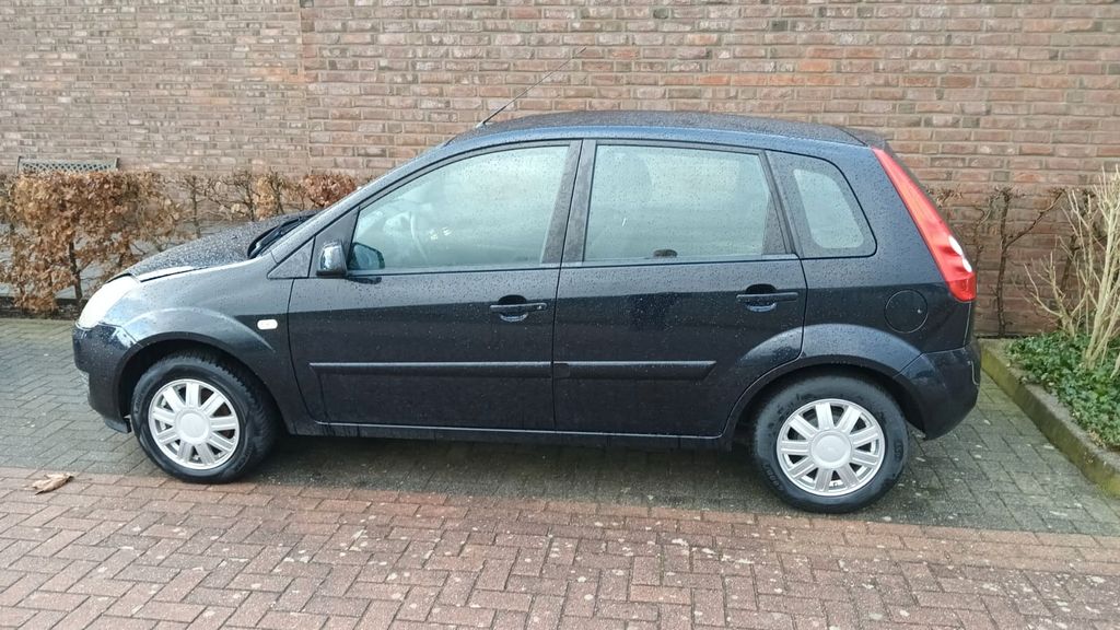 Ford Fiesta 76.666 km 3.200 &euro; Geldern 47608