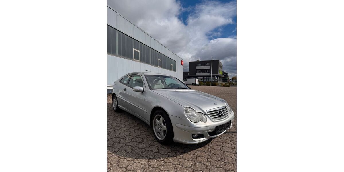 Mercedes-Benz CE 200 60.205 km 8.490 &euro; Moers 47441