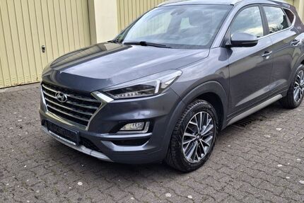 Hyundai TUCSON 219.000 km 9.500 &euro; Bottrop 46238