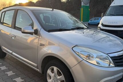 Dacia Sandero 179.000 km 1.990 &euro; Bottrop 46238