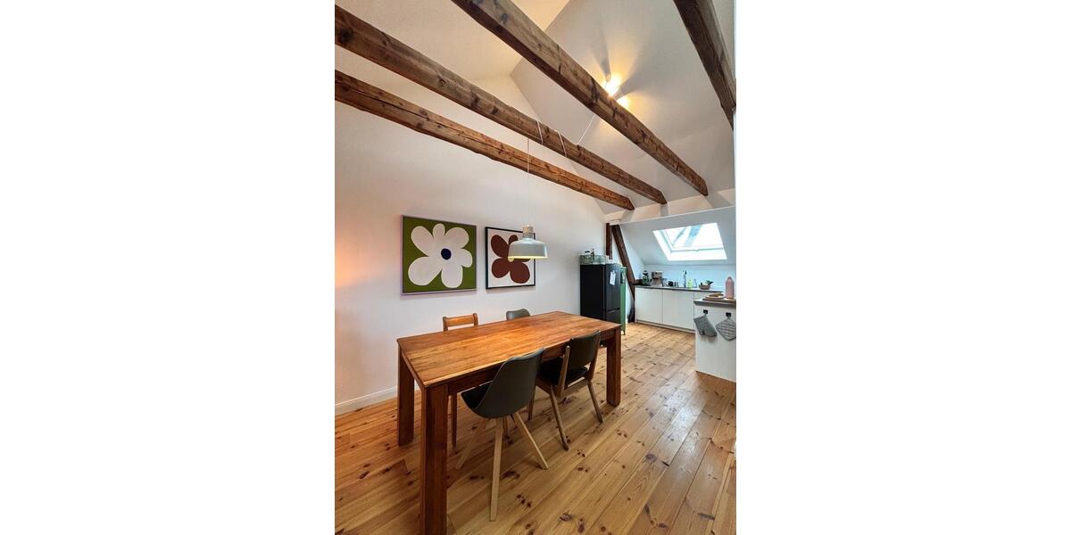 Dachgeschoßwohnung Duisburg Laar - 3 Zimmer, 77 m&sup2;, 725&euro; | Angebot:25343395