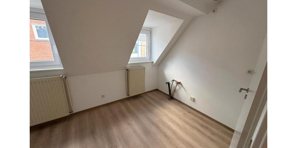 Dachgeschoßwohnung Kalkar - 3 Zimmer, 61 m&sup2;, 675&euro; | Angebot:25920071