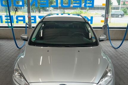 Ford Focus 74.000 km 7.950 &euro; Dorsten 46284