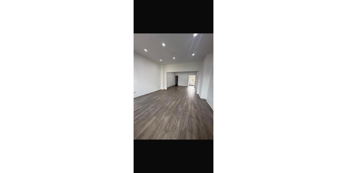 Etagenwohnung Duisburg Rheinhausen - 5 Zimmer, 180 m&sup2;, 1.300&euro; | Angebot:26516432