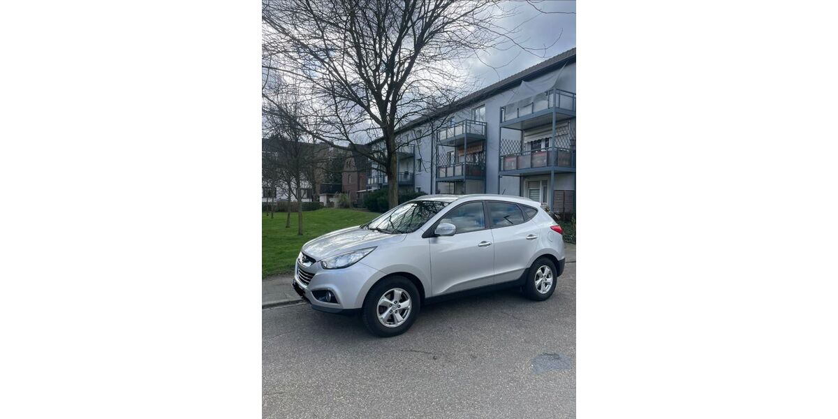 Hyundai ix35 151.300 km 6.900 &euro; Oberhausen 46149