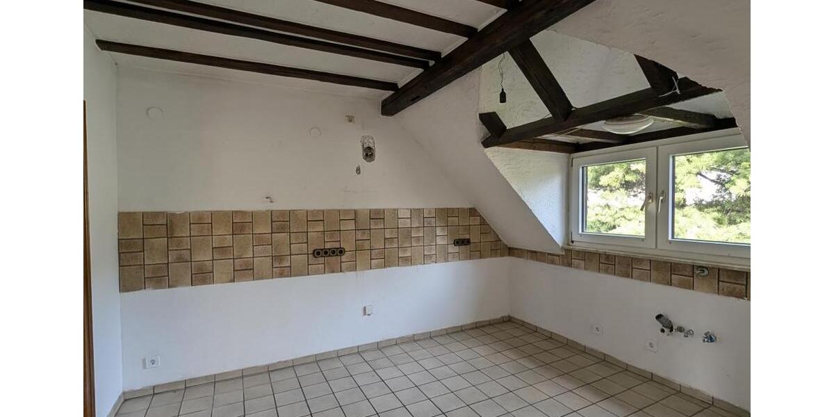 Dachgeschoßwohnung Duisburg Beeck - 3 Zimmer, 109 m&sup2;, 699&euro; | Angebot:25699114