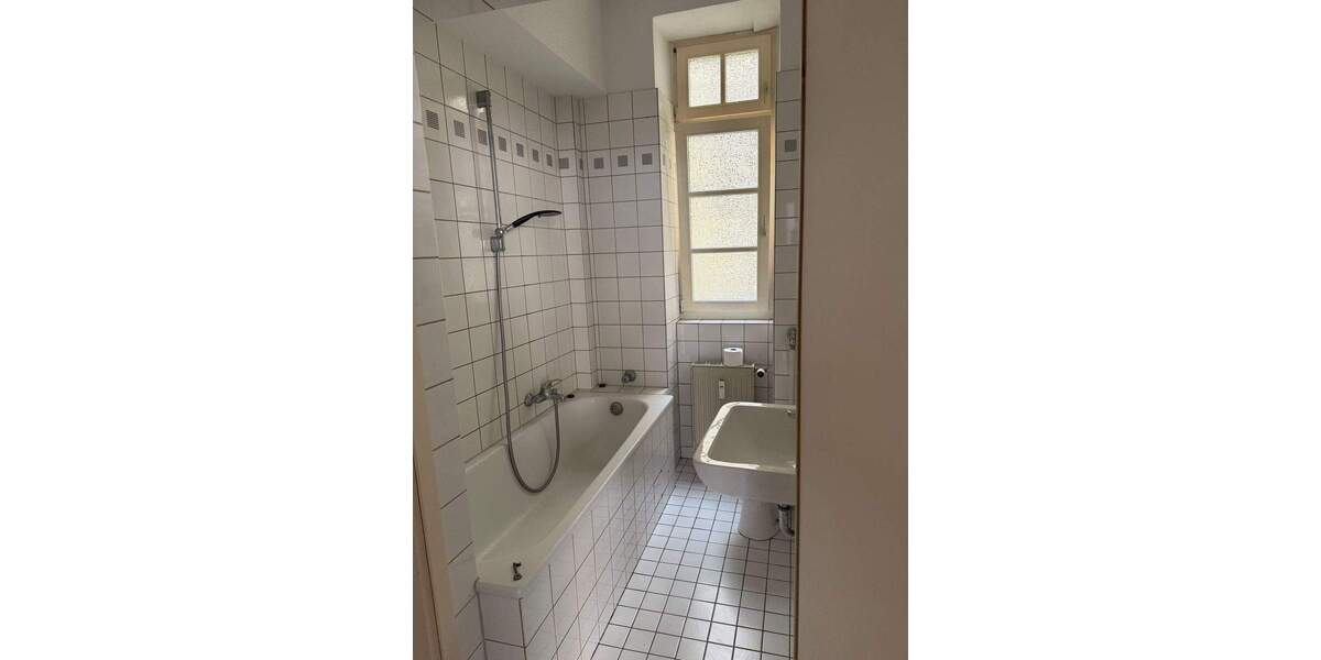 Etagenwohnung Duisburg Dellviertel - 3 Zimmer, 93 m&sup2;, 590&euro; | Angebot:25927892
