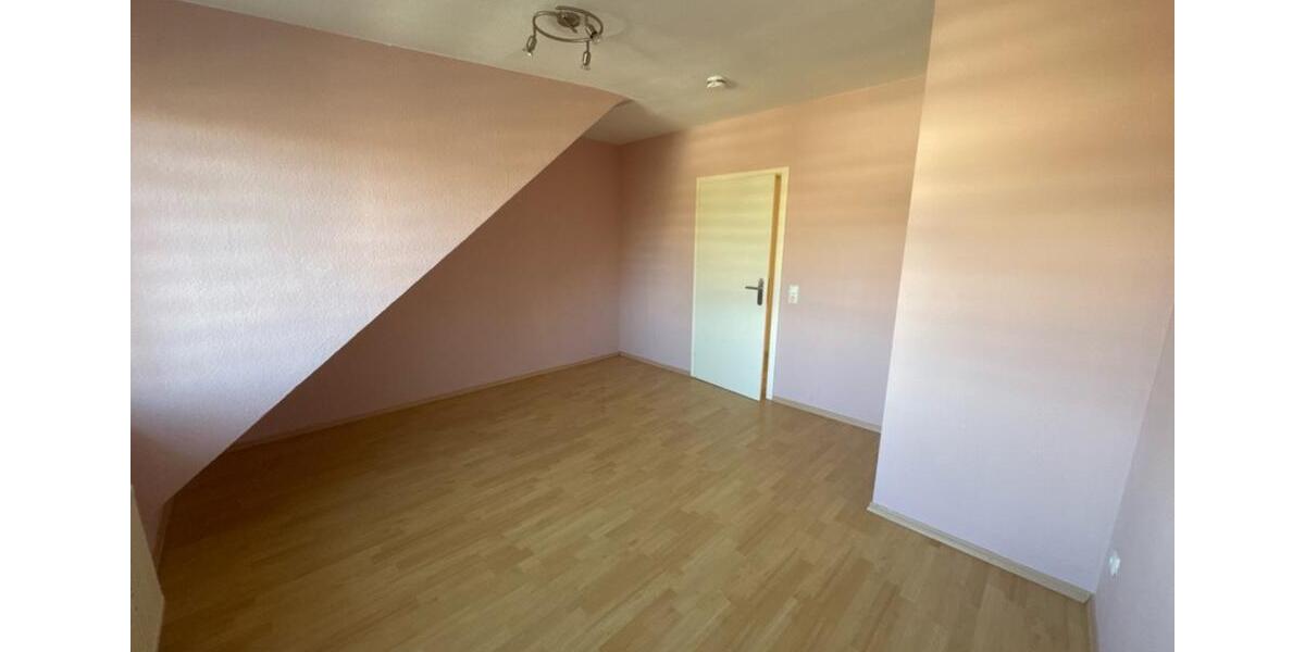 Dachgeschoßwohnung Duisburg Rheinhausen - 2 Zimmer, 69 m&sup2;, 570&euro; | Angebot:25361292