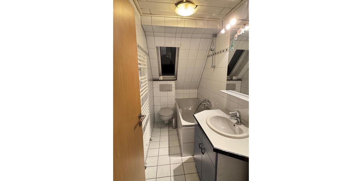 Dachgeschoßwohnung Oberhausen - 3.5 Zimmer, 60 m&sup2;, 720&euro; | Angebot:25988634