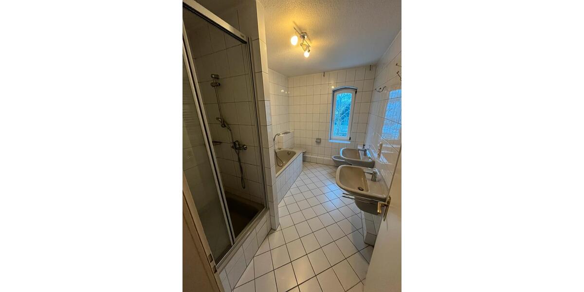 Maisonettenwohnung Moers Schwafheim - 4 Zimmer, 141 m&sup2;, 1.400&euro; | Angebot:25929418