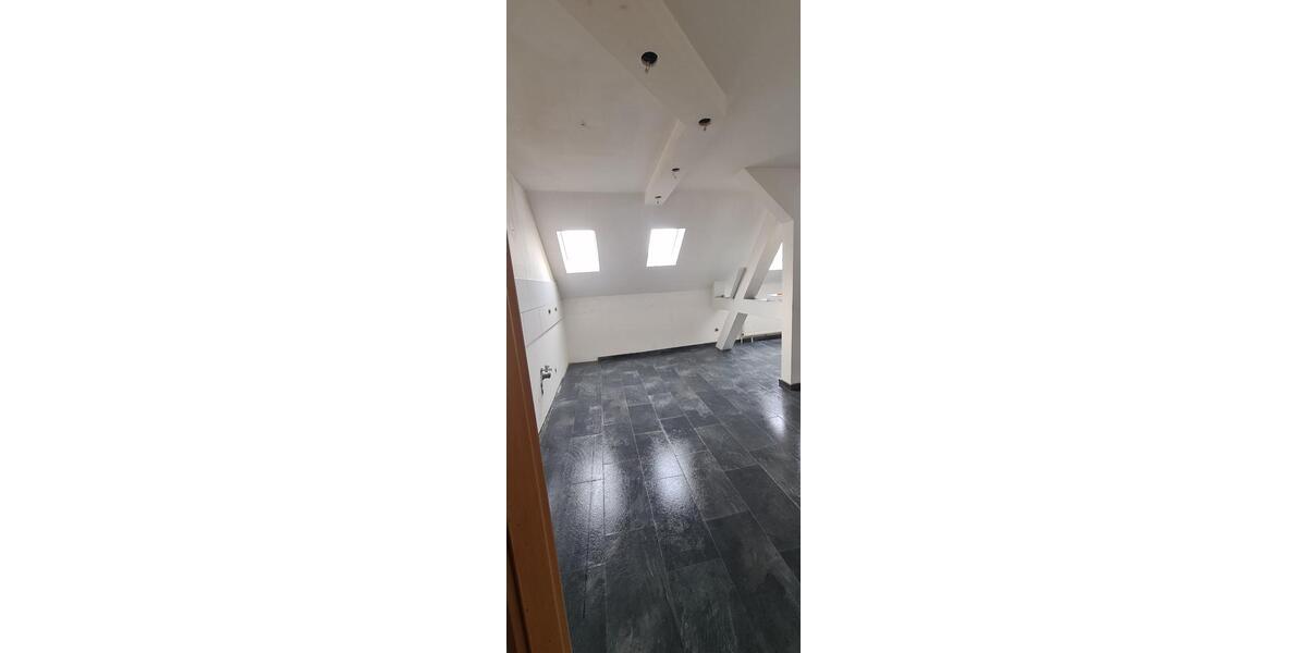 Dachgeschoßwohnung Duisburg Hamborn - 5 Zimmer, 97 m&sup2;, 930&euro; | Angebot:26592529