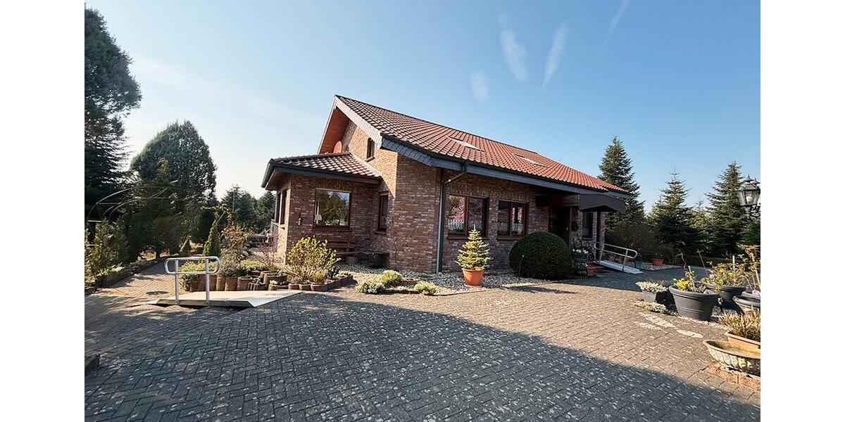 Dachgeschoßwohnung Issum - 5 Zimmer, 140 m&sup2;, 1.300&euro; | Angebot:26249906