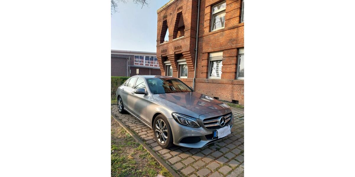Mercedes-Benz C 180 170.000 km 14.950 &euro; duisburg 47051