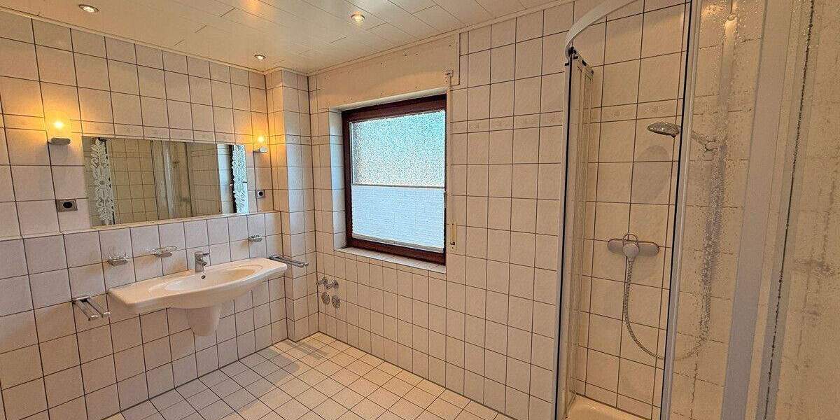 Etagenwohnung Dinslaken Bruch - 4 Zimmer, 115 m&sup2;, 259.000&euro; | Angebot:25684457