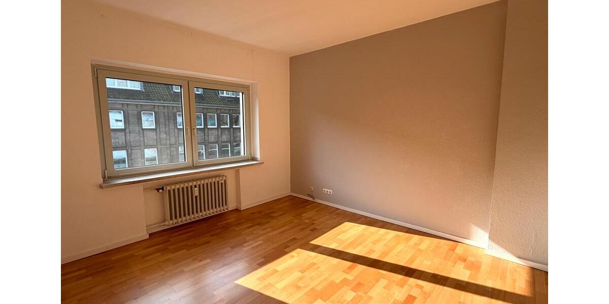 Etagenwohnung Duisburg - 4 Zimmer, 110 m&sup2;, 1.300&euro; | Angebot:25824080