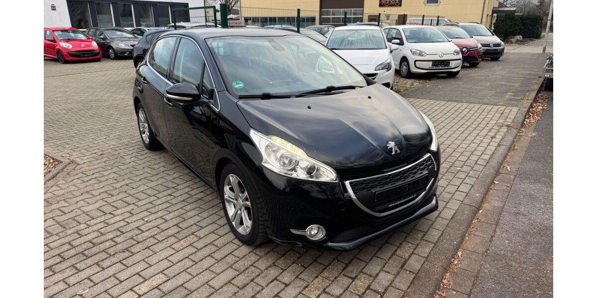 Peugeot 208 159.000 km 5.480 &euro; XANTEN 46509
