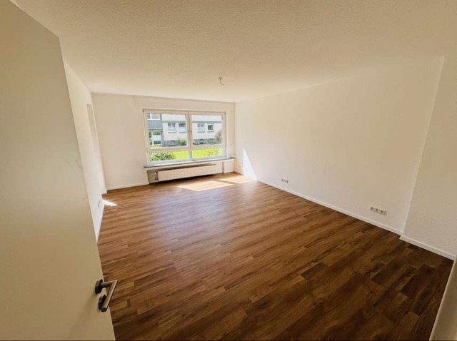 Erdgeschoßwohnung Oberhausen Schmachtendorf - 3 Zimmer, 78 m&sup2;, 800&euro; | Angebot:26546078