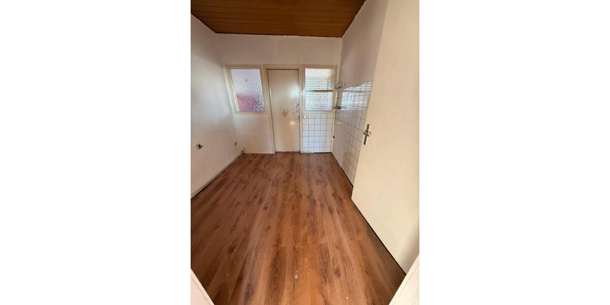 Dachgeschoßwohnung Gelsenkirchen Gelsenkirchen-Nord - 2 Zimmer, 77 m&sup2;, 450&euro; | Angebot:26005024