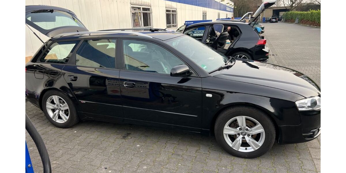 Audi A4 220.000 km 2.650 &euro; Duisburg 47137