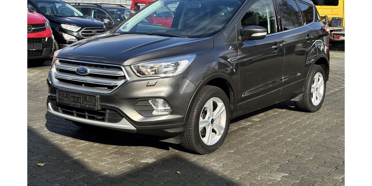 Ford Kuga 72.000 km 11.990 &euro; Duisburg 47259