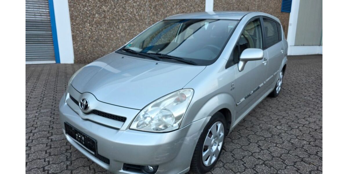 Toyota Corolla Verso 147.000 km 2.800 &euro; Moers 47441