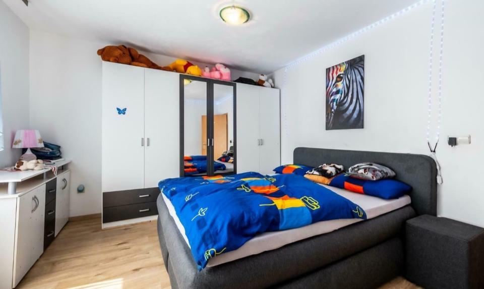 Einfamilienhaus Rees - 8 Zimmer, 208 m&sup2;, 365.000&euro; | Angebot:25171424