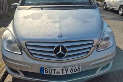 Mercedes-Benz B 180 163.675 km 4.490 &euro; Duisburg 47279