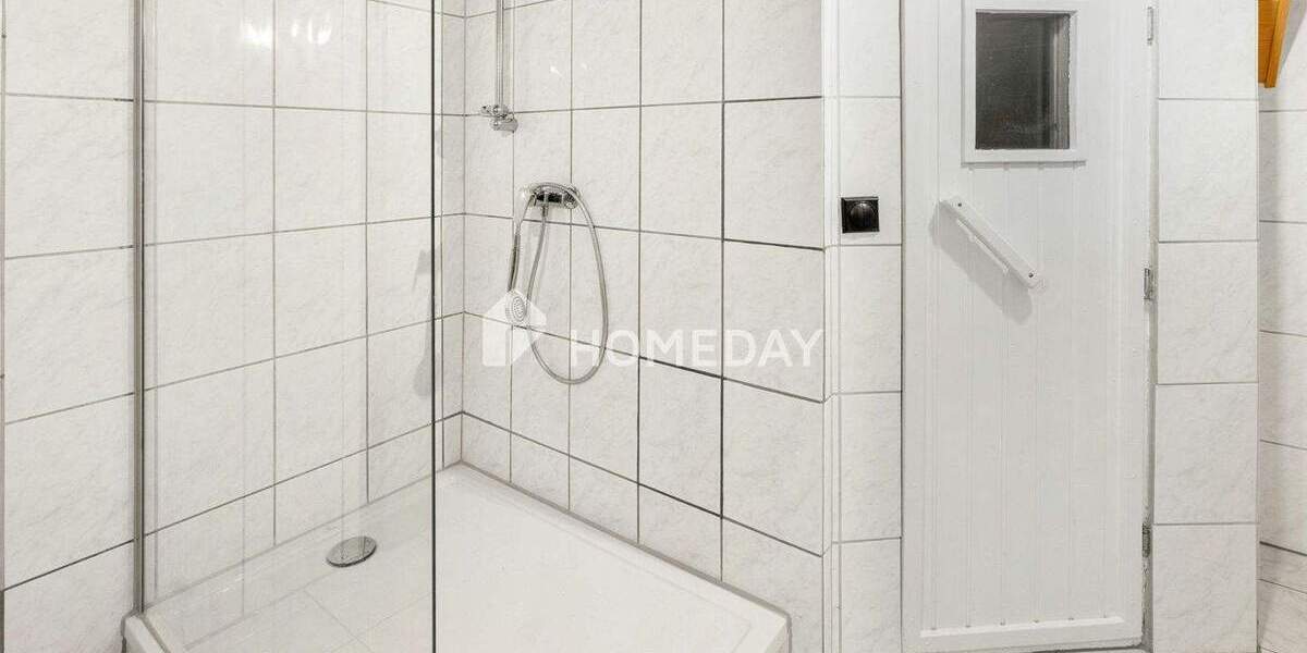 Etagenwohnung Duisburg Marxloh - 3 Zimmer, 106 m&sup2;, 99.000&euro; | Angebot:25688374