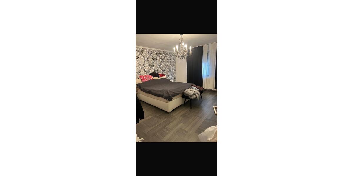 Maisonettenwohnung Duisburg Hamborn - 6.5 Zimmer, 165 m&sup2;, 1.350&euro; | Angebot:26038163