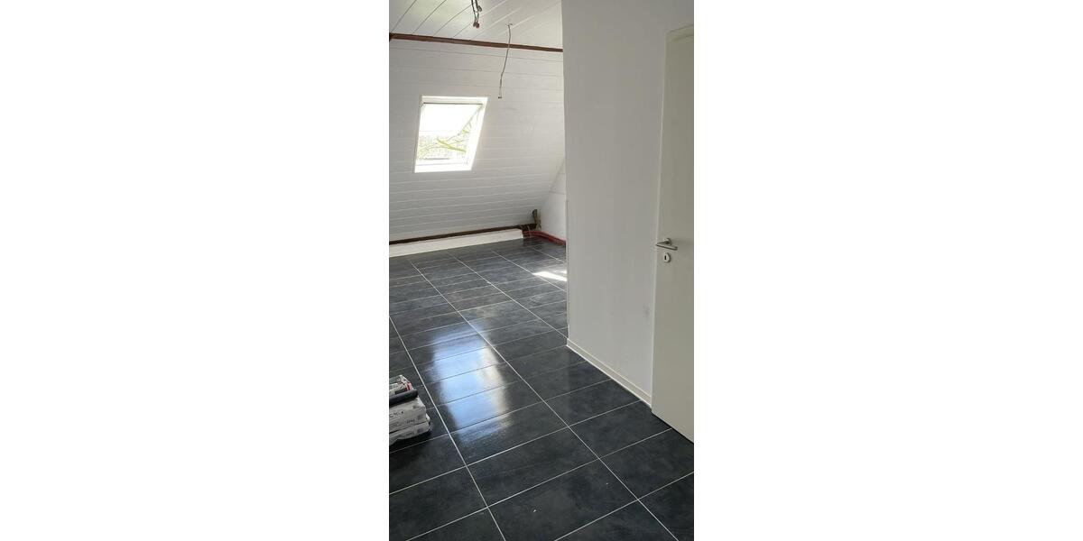 Dachgeschoßwohnung Rees - 4 Zimmer, 97 m&sup2;, 1.100&euro; | Angebot:25935356