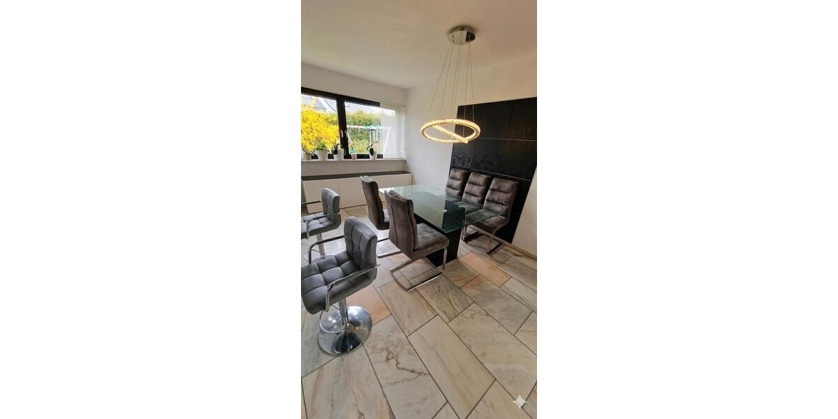 Einfamilienhaus Wesel - 8 Zimmer, 200 m&sup2;, 2.950&euro; | Angebot:26595947