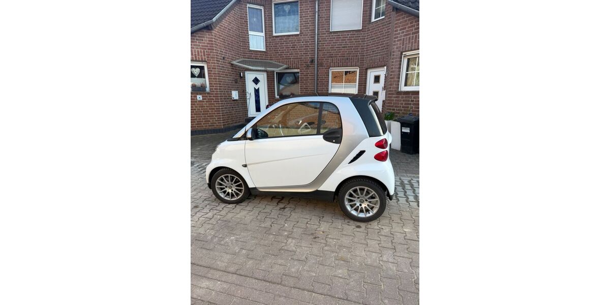 Smart ForTwo 127.000 km 3.499 &euro; Duisburg 47179