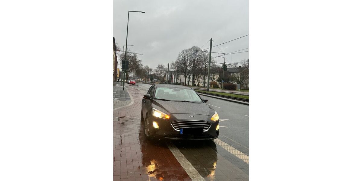 Ford Focus 115.000 km 9.200 &euro; Duisburg 47055