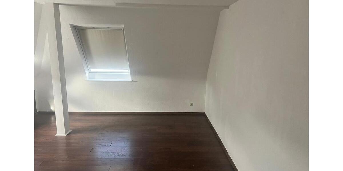 Dachgeschoßwohnung Duisburg Walsum - 1 Zimmer, 31 m&sup2;, 490&euro; | Angebot:25794757